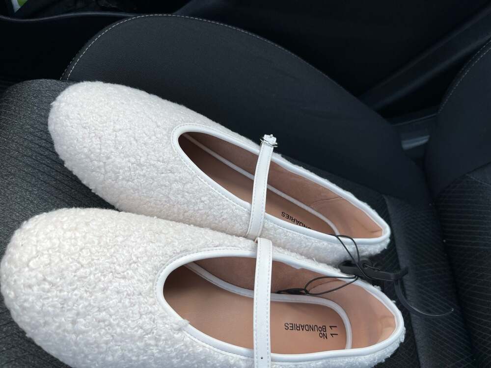 No Boundaries Women's Faux Shearling Mary Jane Flats, Size 11